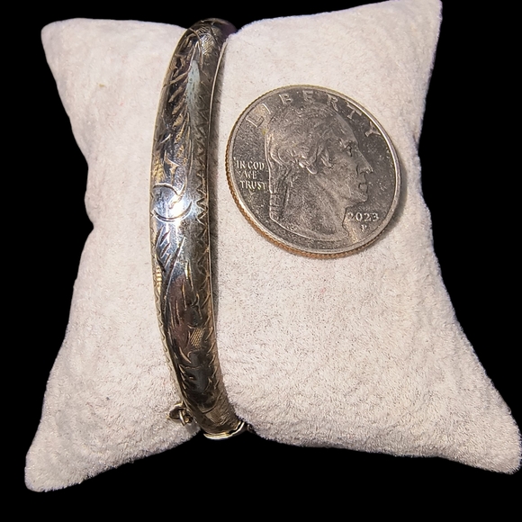 Vintage Sterling Silver Etched Classic Hinged Bangle Bracelet - Picture 3 of 9